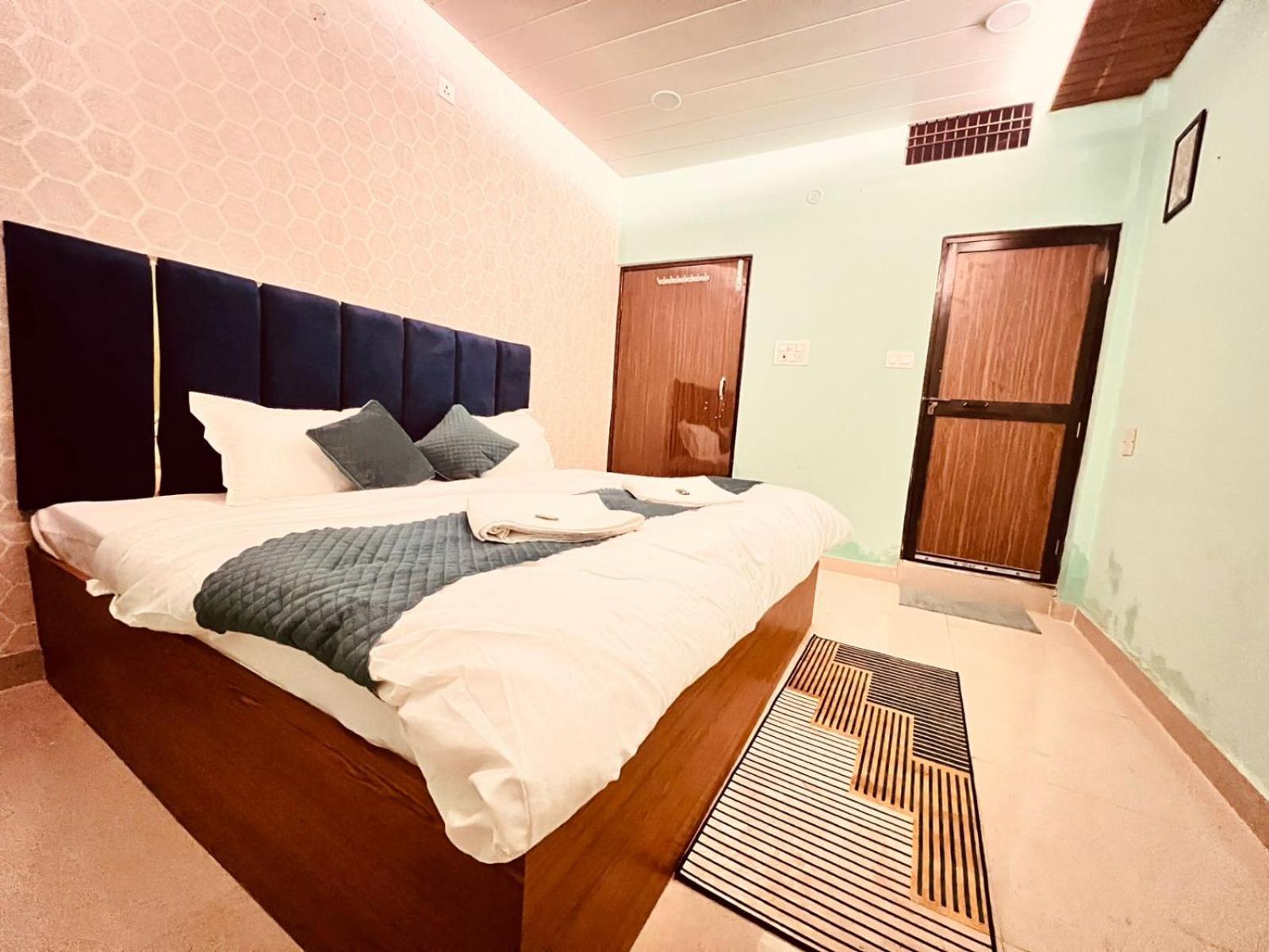 Gulab Residency Bed & Breakfast